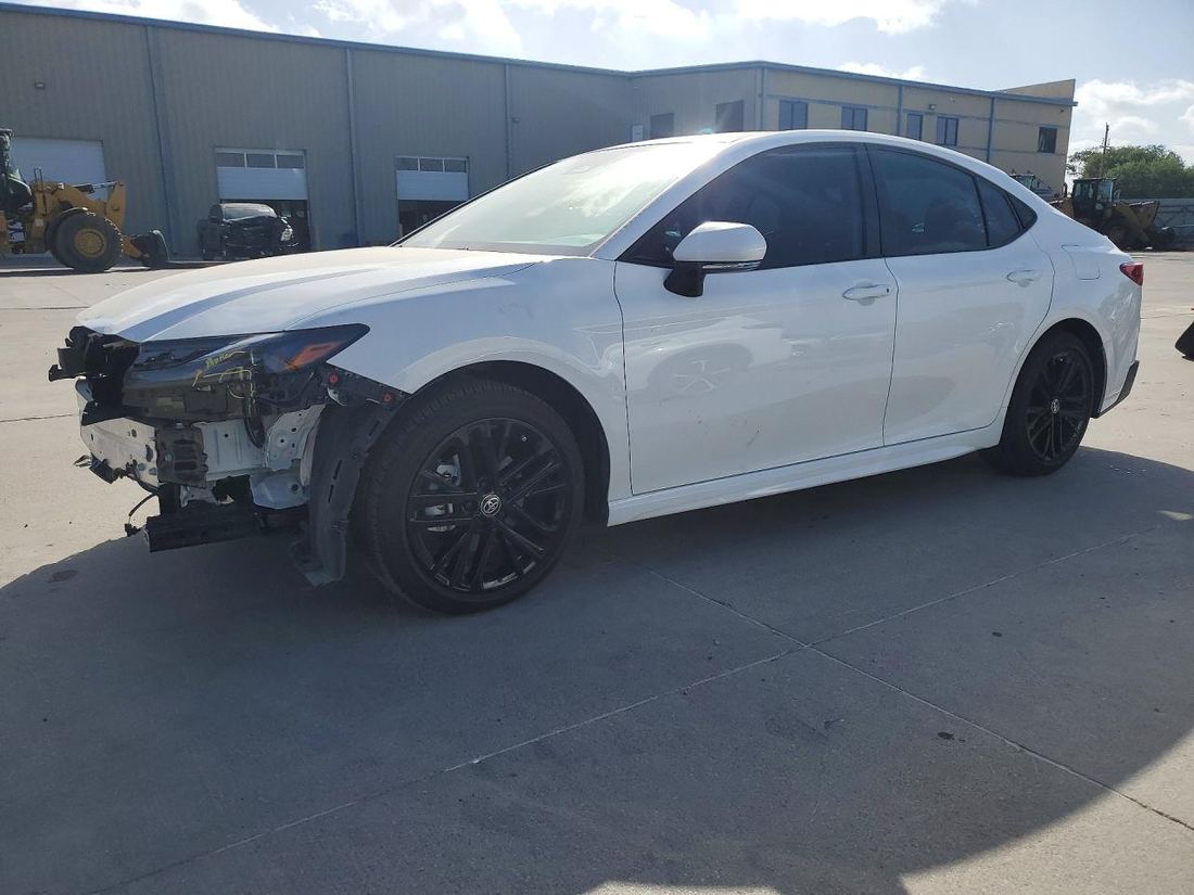 2026 TOYOTA CAMRY