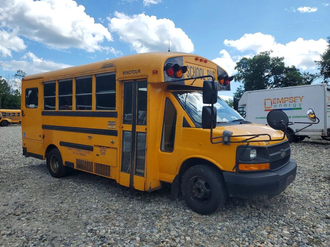 2014 CHEVROLET G3500
