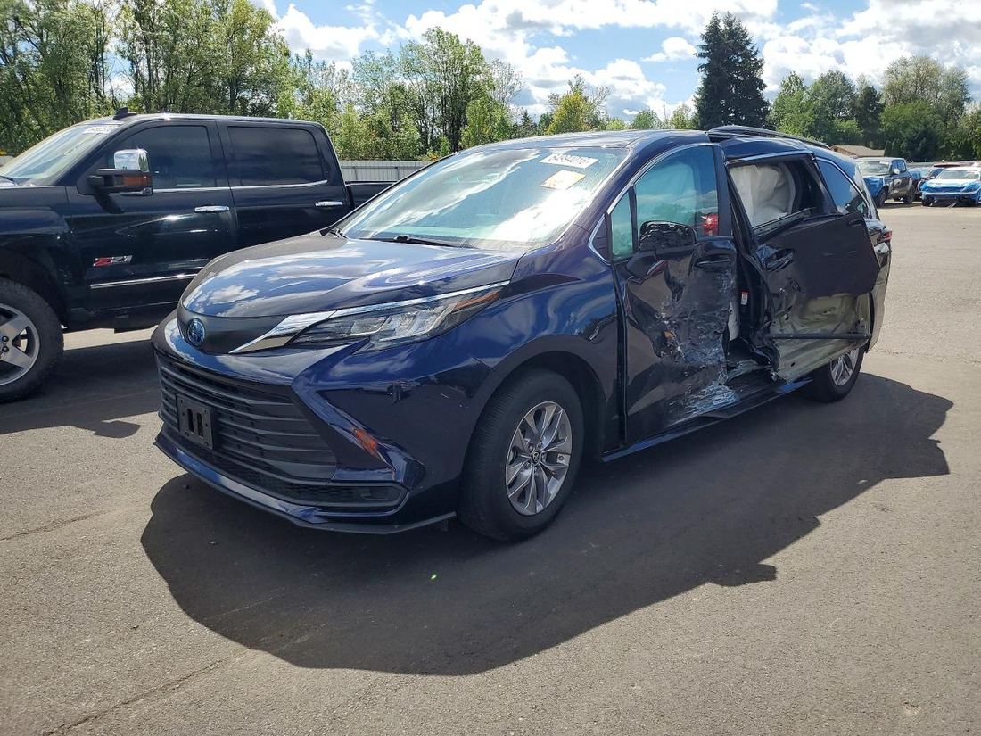 2022 TOYOTA SIENNA