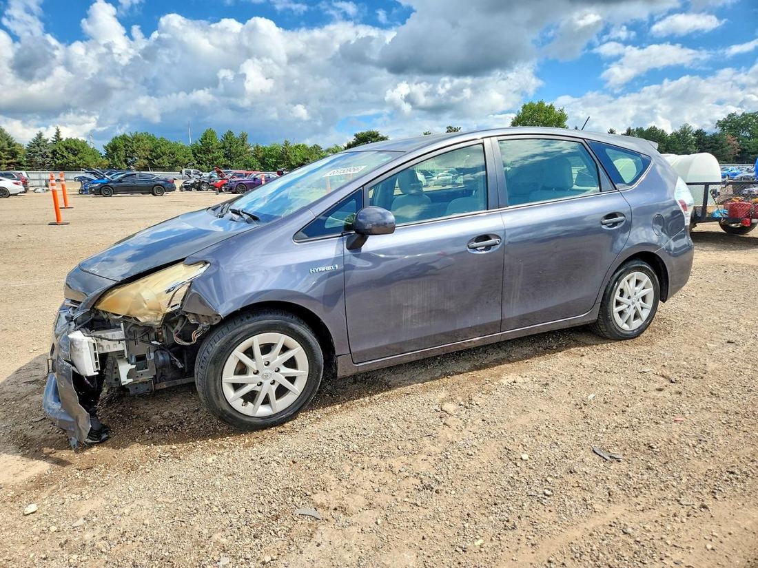 2013 TOYOTA PRIUS V