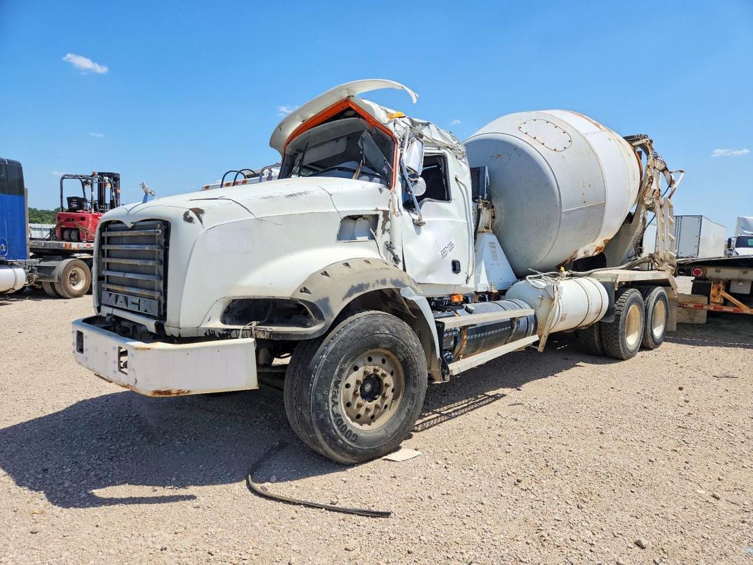 2009 MACK 800