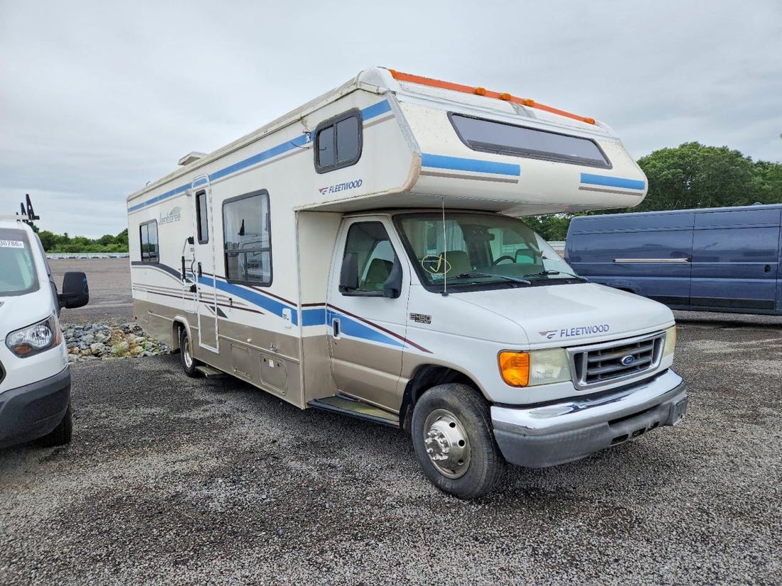 2005 FLEETWOD RECREATIONAL VEHICLE (RV)