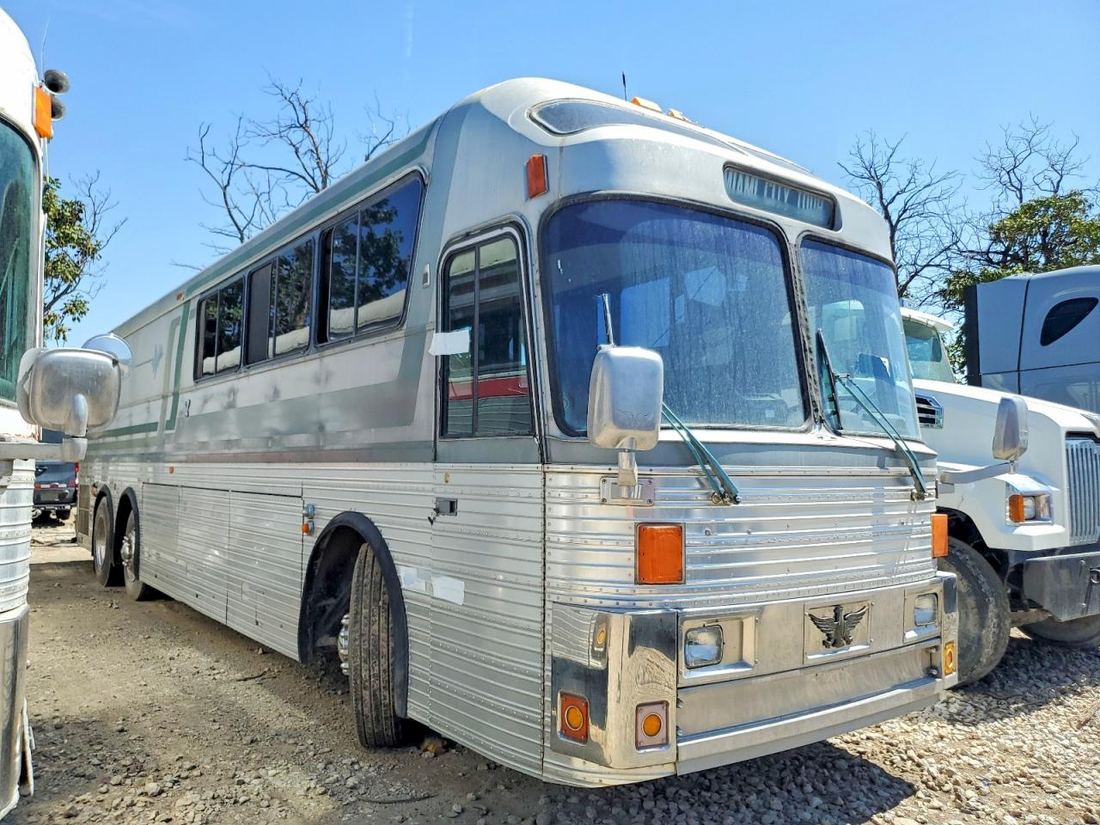 1982 SILVER EAGLE BUS