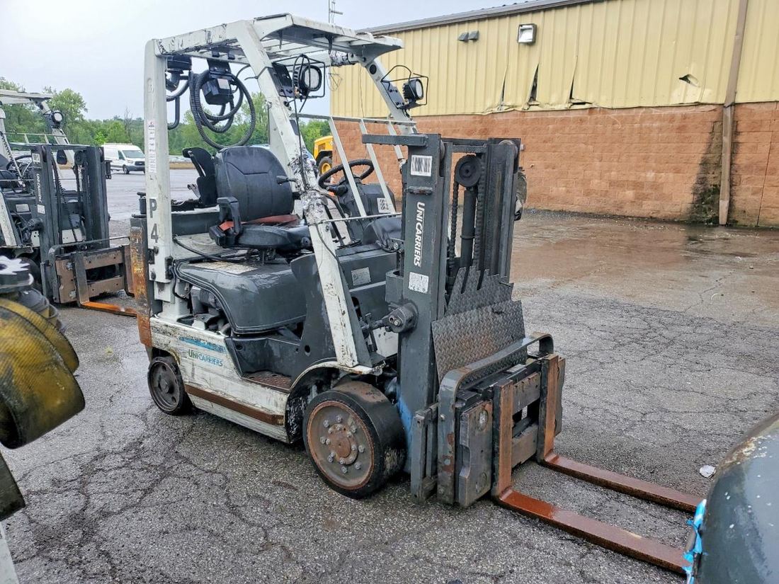 2017 UNICARIERS FORKLIFT