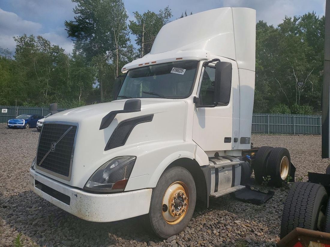 2016 VOLVO VNL