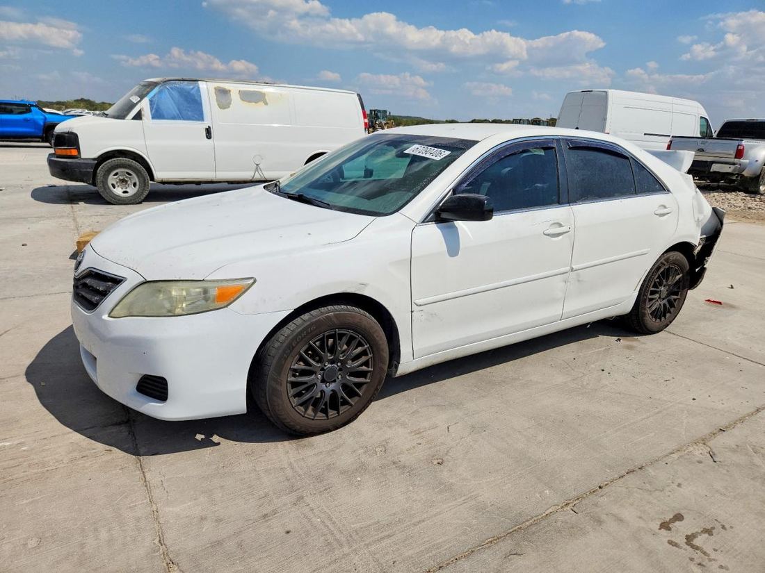 2011 TOYOTA CAMRY