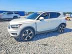 2022 VOLVO XC40
