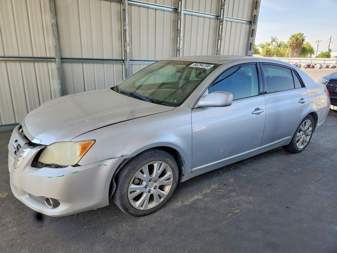 2010 TOYOTA AVALON
