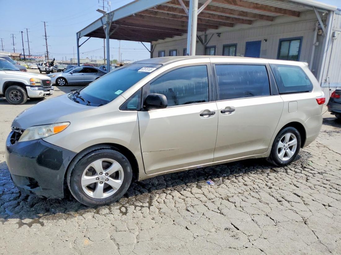 2015 TOYOTA SIENNA