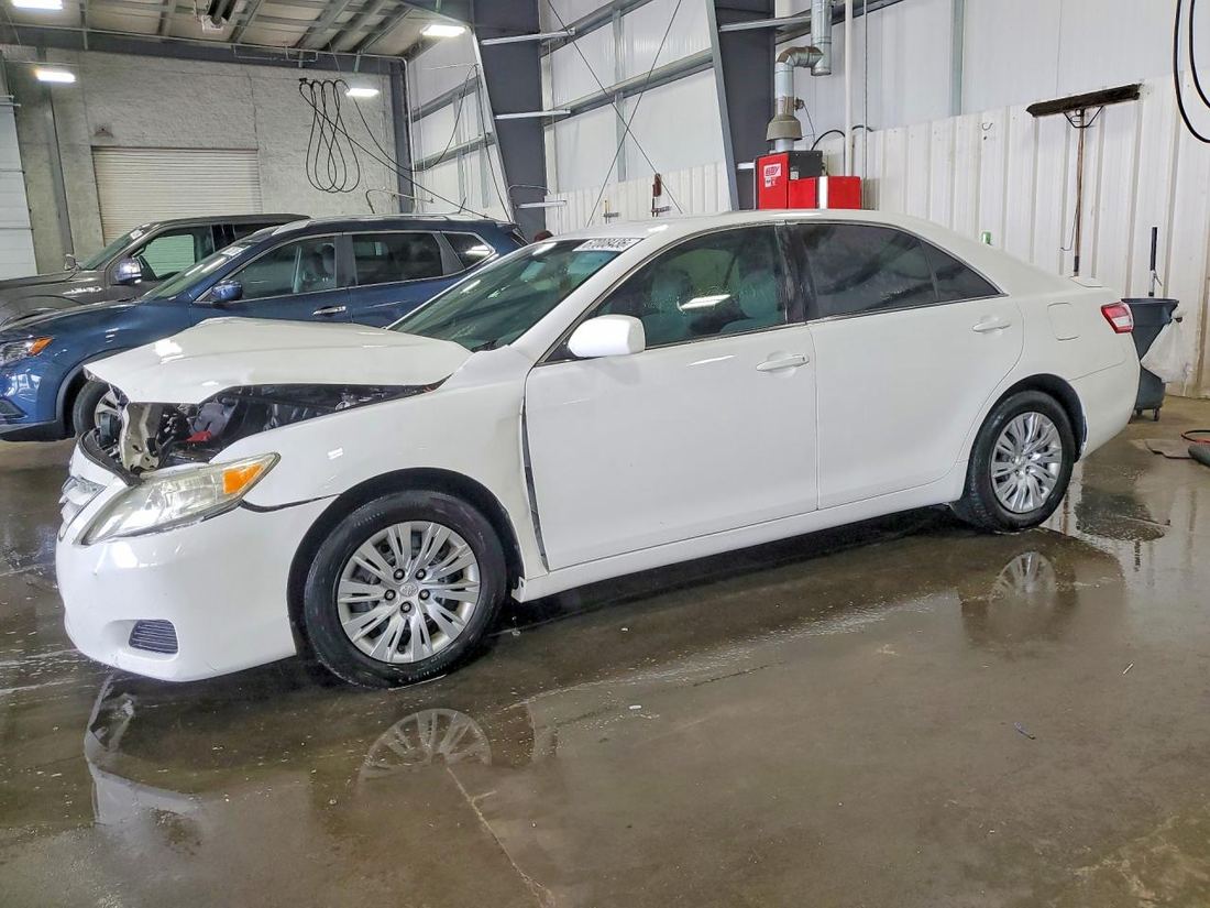 2010 TOYOTA CAMRY