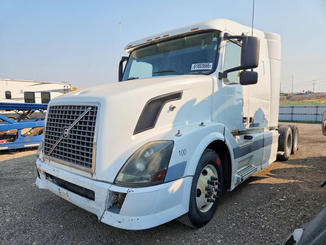 2004 VOLVO VN