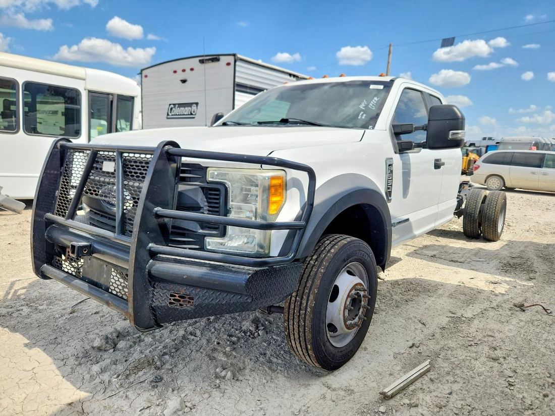 2017 FORD F550