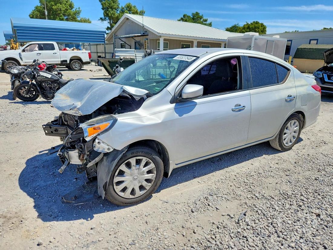 2015 NISSAN VERSA