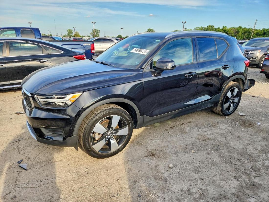 2020 VOLVO XC40