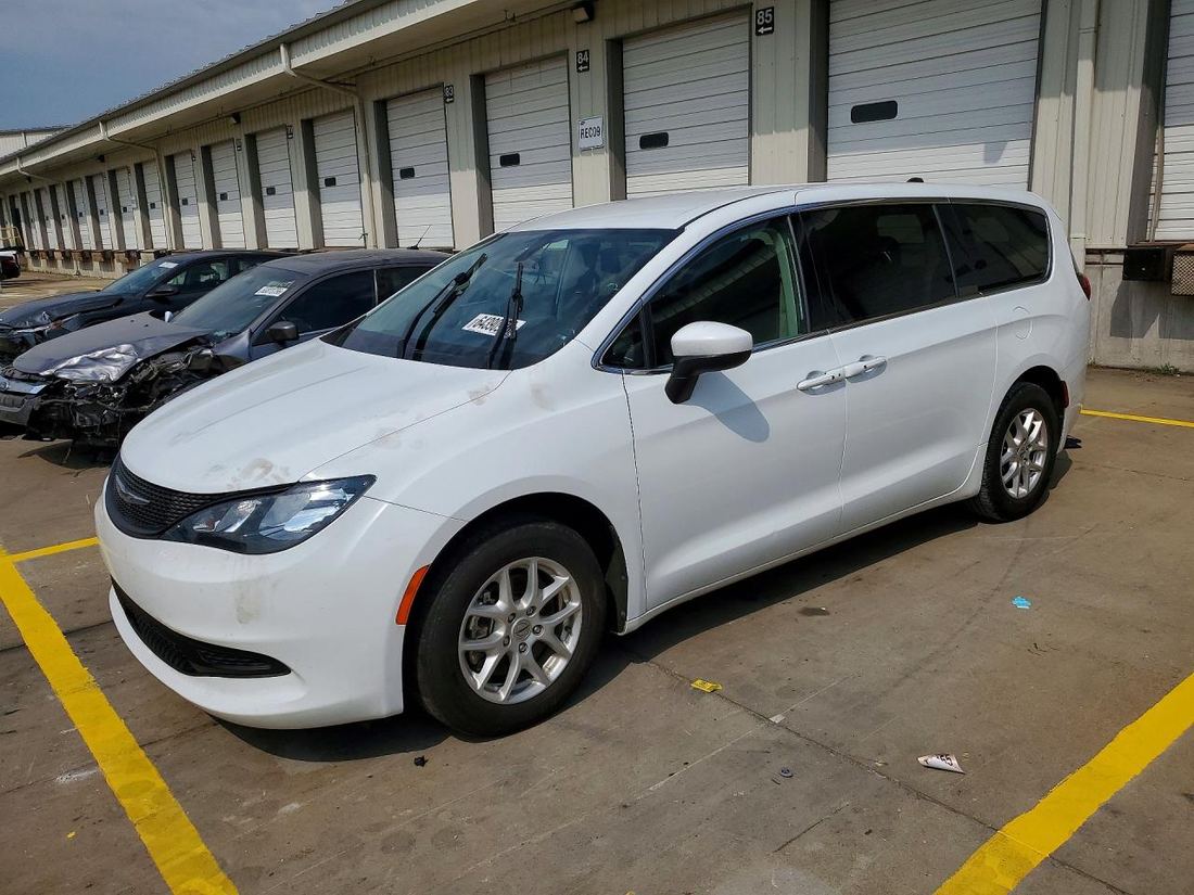 2022 CHRYSLER VOYAGER