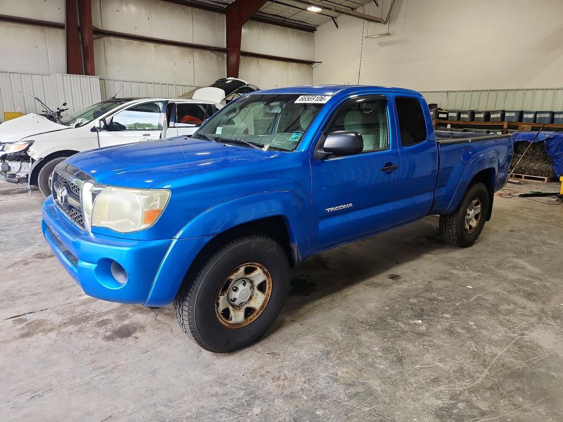 2011 TOYOTA TACOMA