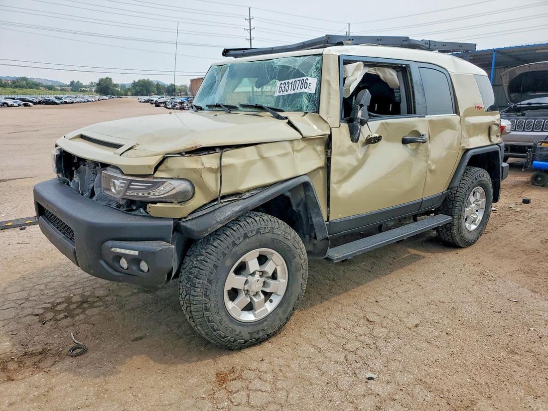 2012 TOYOTA FJ CRUISER