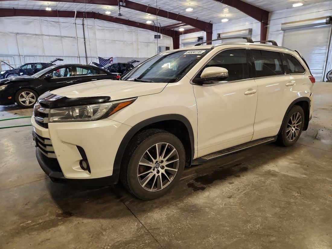 2017 TOYOTA HIGHLANDER