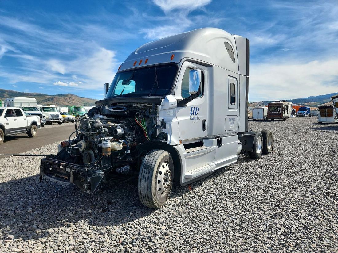 2020 FREIGHTLINER CASCADIA 126
