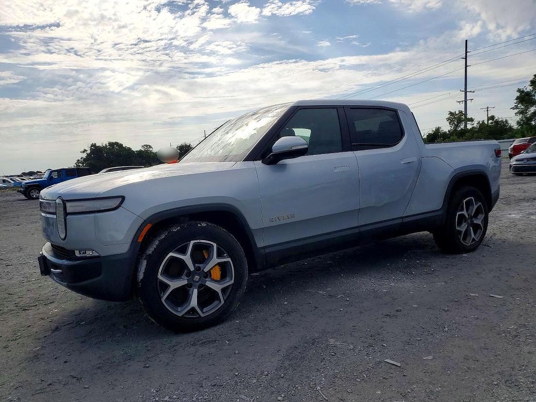 2022 RIVIAN R1T