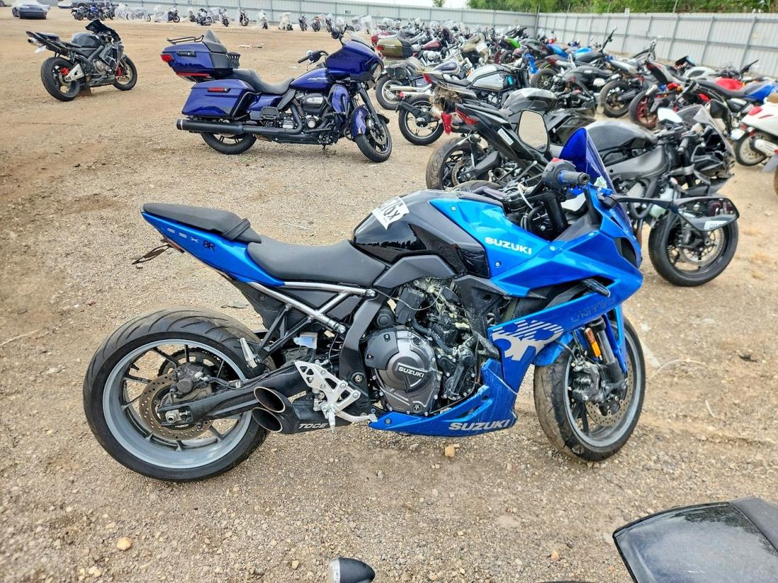2024 SUZUKI GSX800