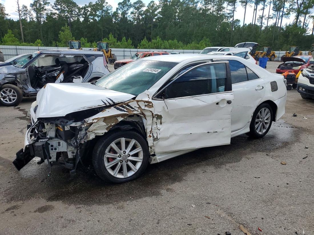 2014 TOYOTA CAMRY