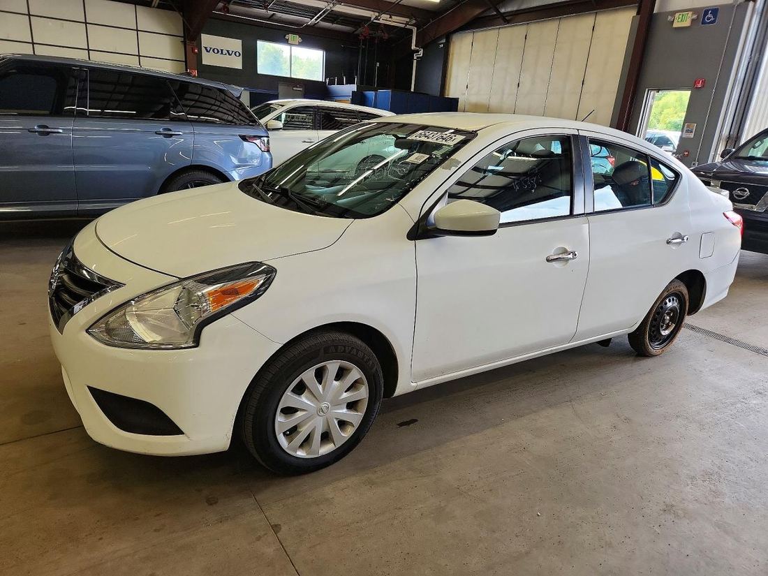 2017 NISSAN VERSA
