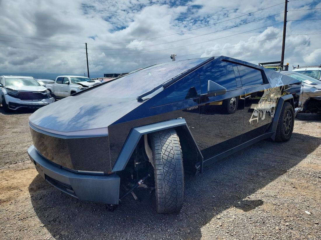 2024 TESLA CYBERTRUCK