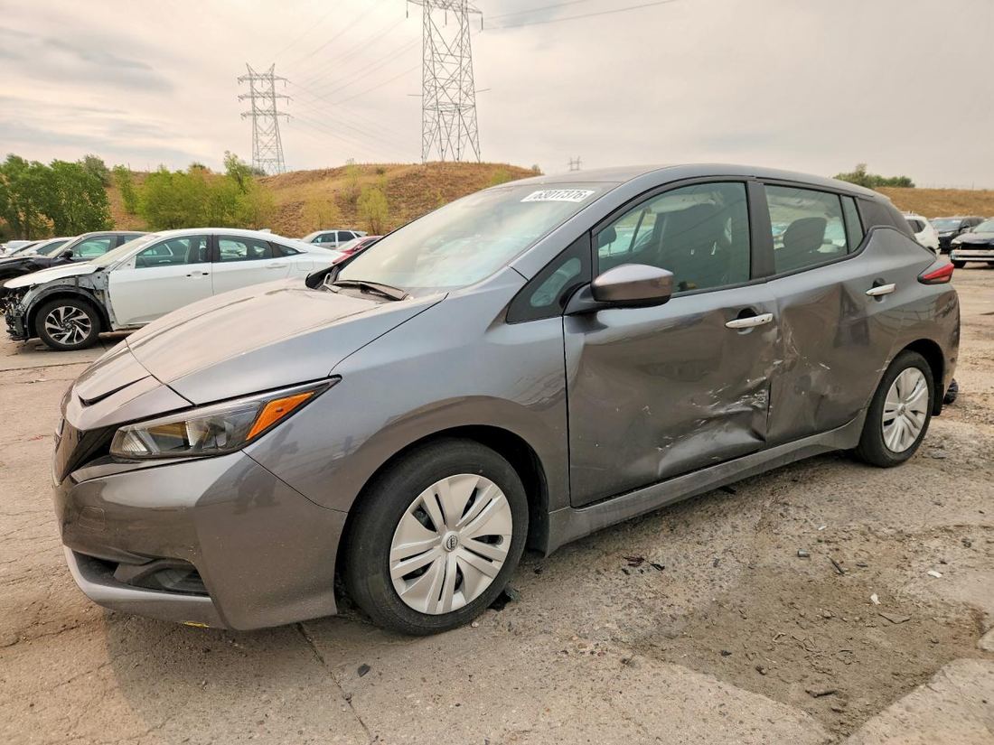 2025 NISSAN LEAF