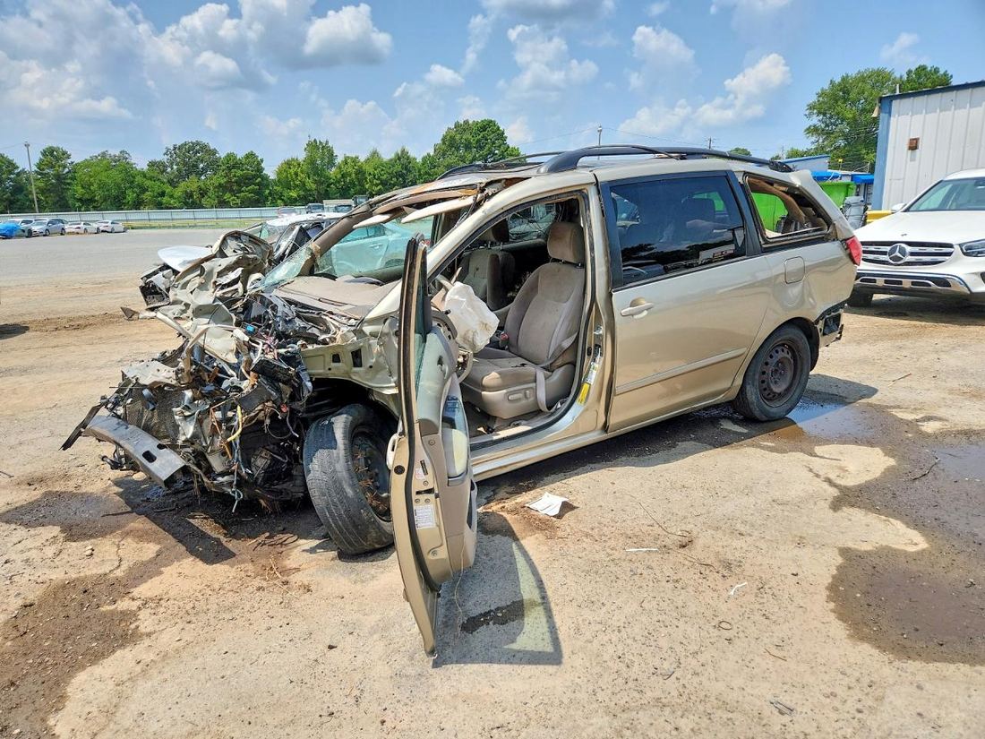 2009 TOYOTA SIENNA