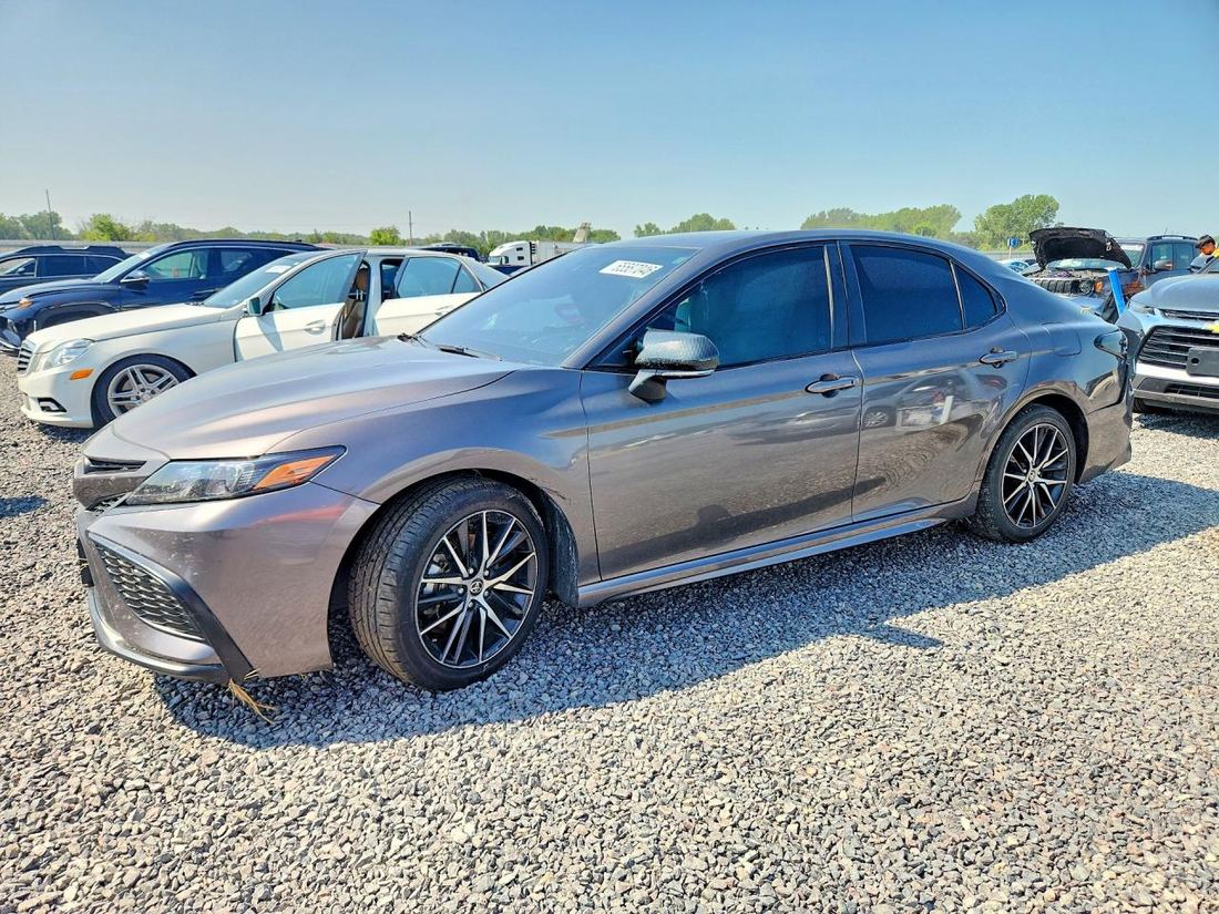 2024 TOYOTA CAMRY