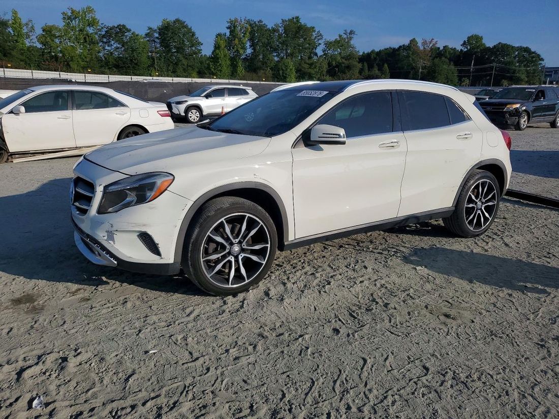 2015 MERCEDES-BENZ GLA