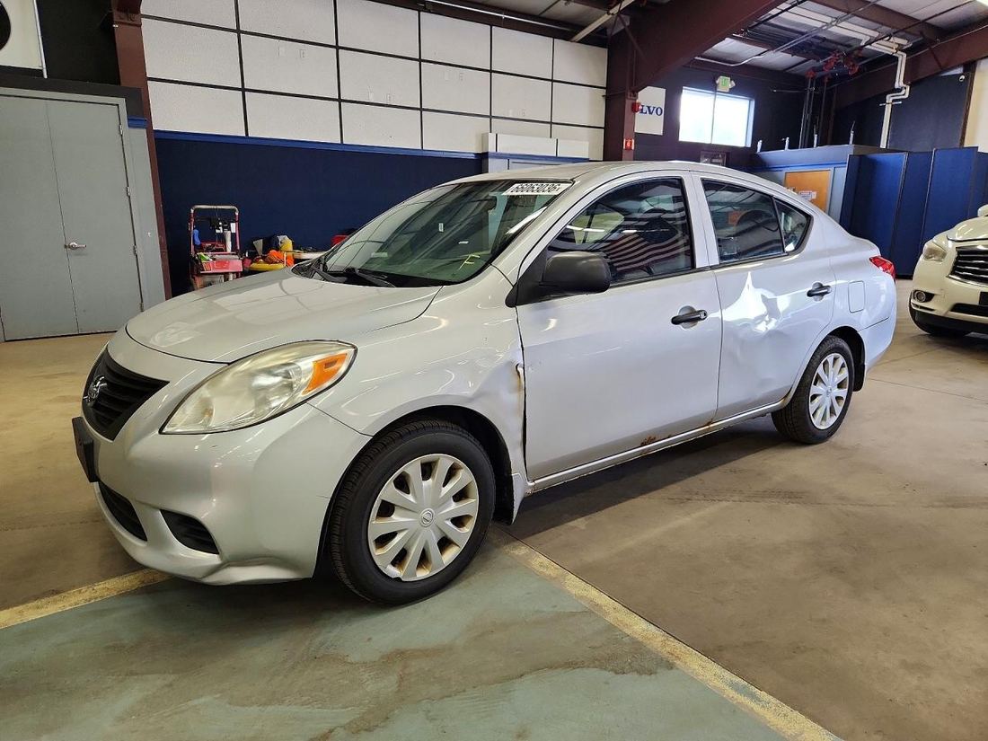 2013 NISSAN VERSA