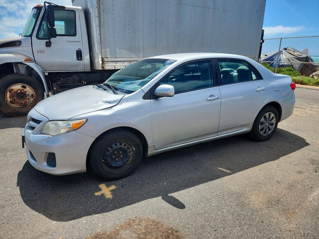 2011 TOYOTA COROLLA