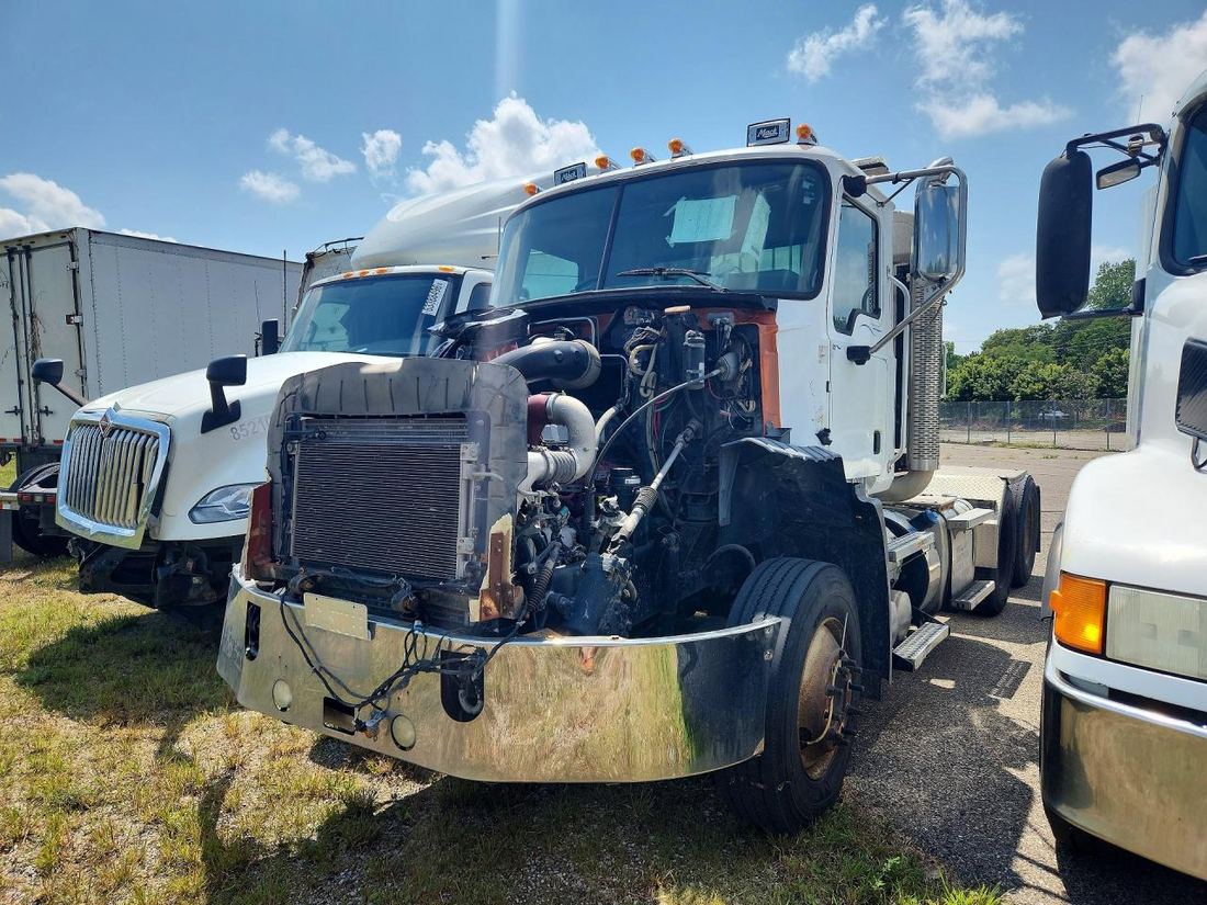 2016 MACK 600