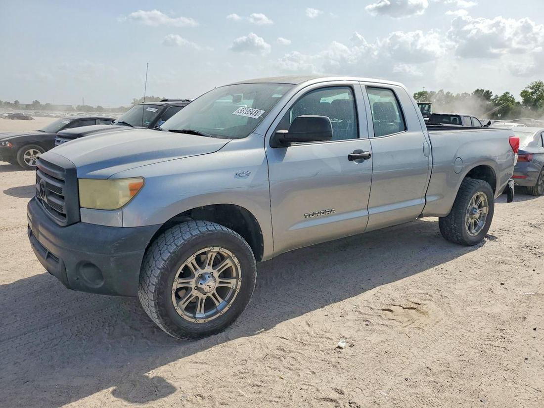 2011 TOYOTA TUNDRA