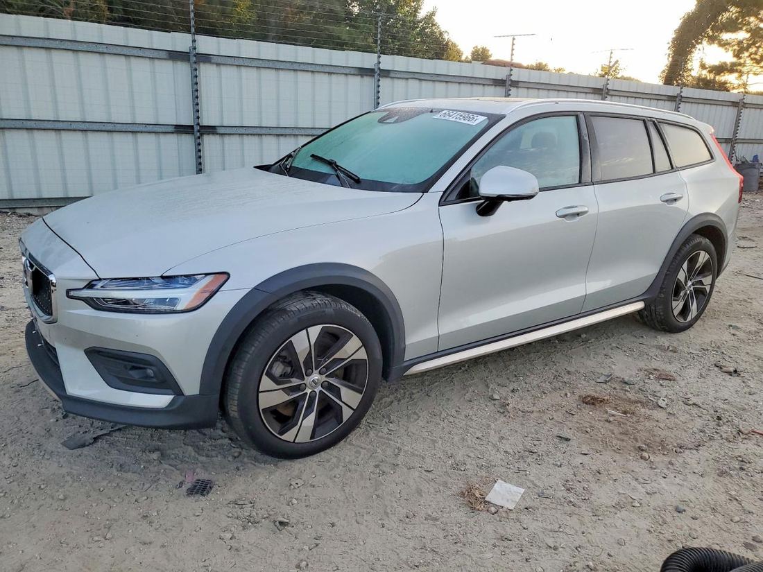 2021 VOLVO V60 CROSS COUNTRY