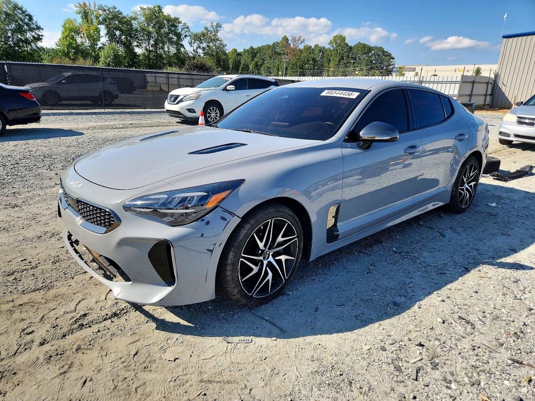 2023 KIA STINGER