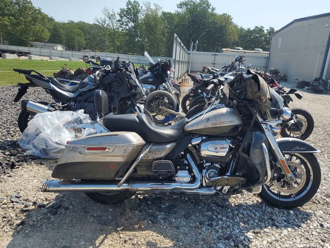 2018 HARLEY-DAVIDSON FLHTK