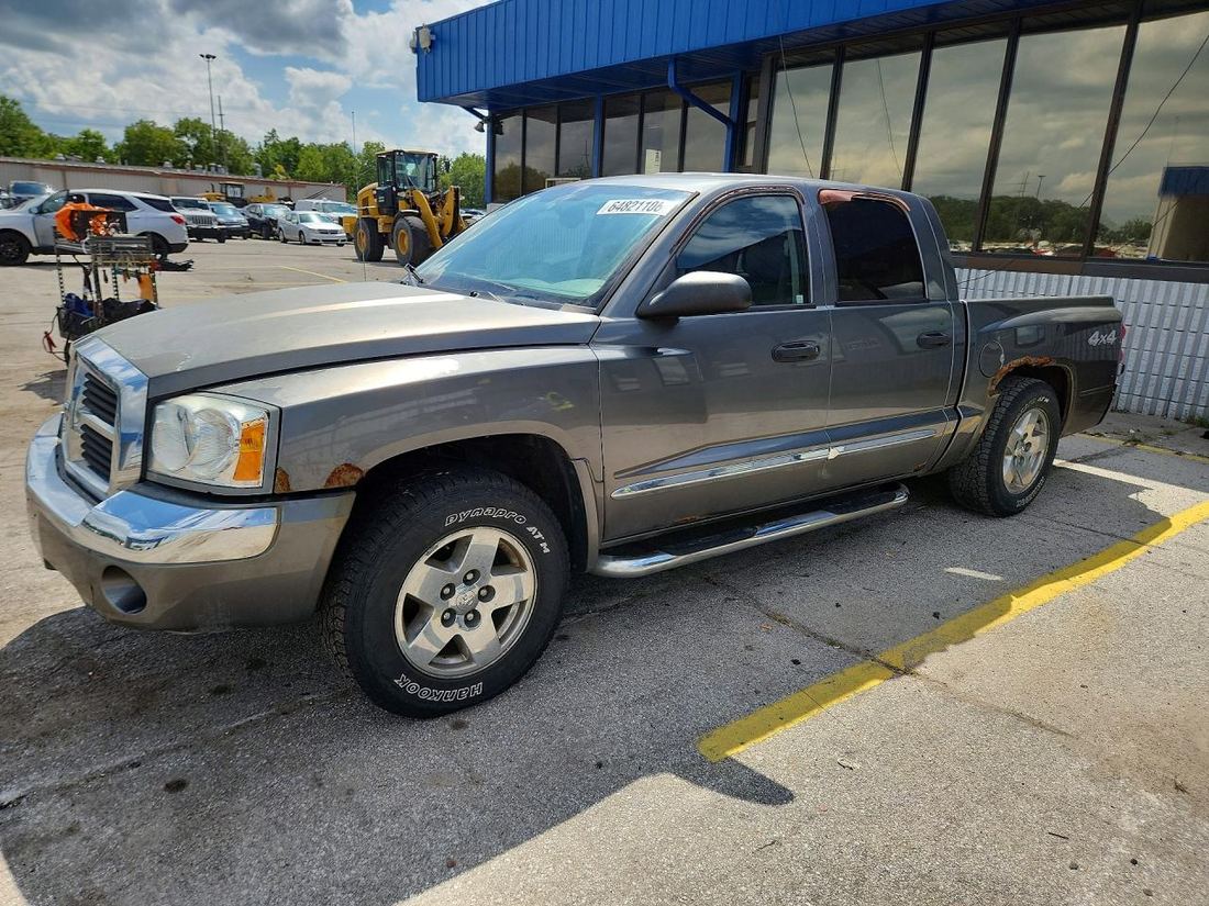 2005 DODGE DAKOTA
