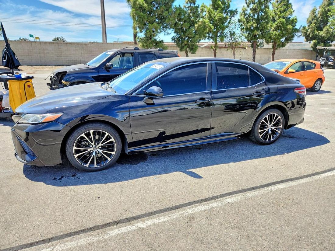 2018 TOYOTA CAMRY