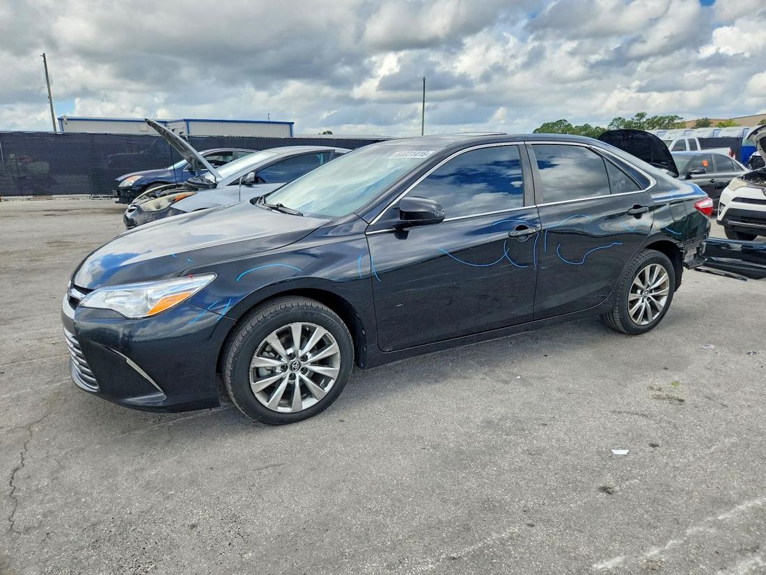 2016 TOYOTA CAMRY