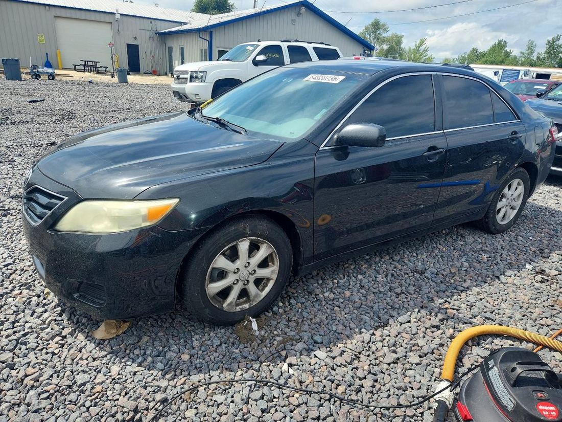 2011 TOYOTA CAMRY