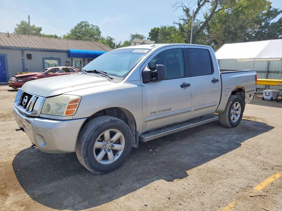 2010 NISSAN TITAN