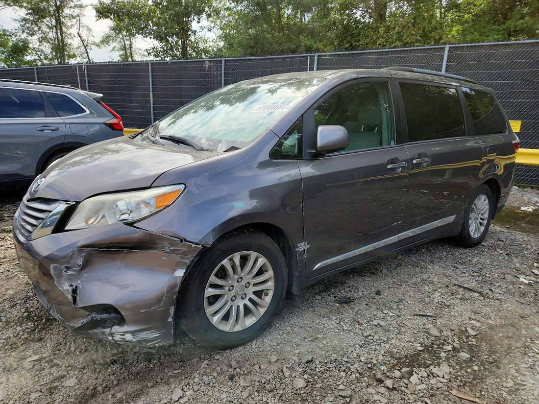 2017 TOYOTA SIENNA