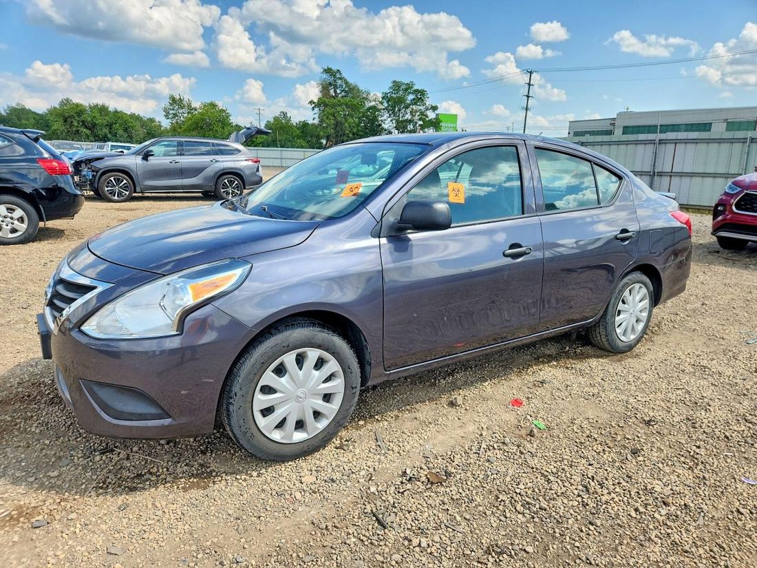 2015 NISSAN VERSA
