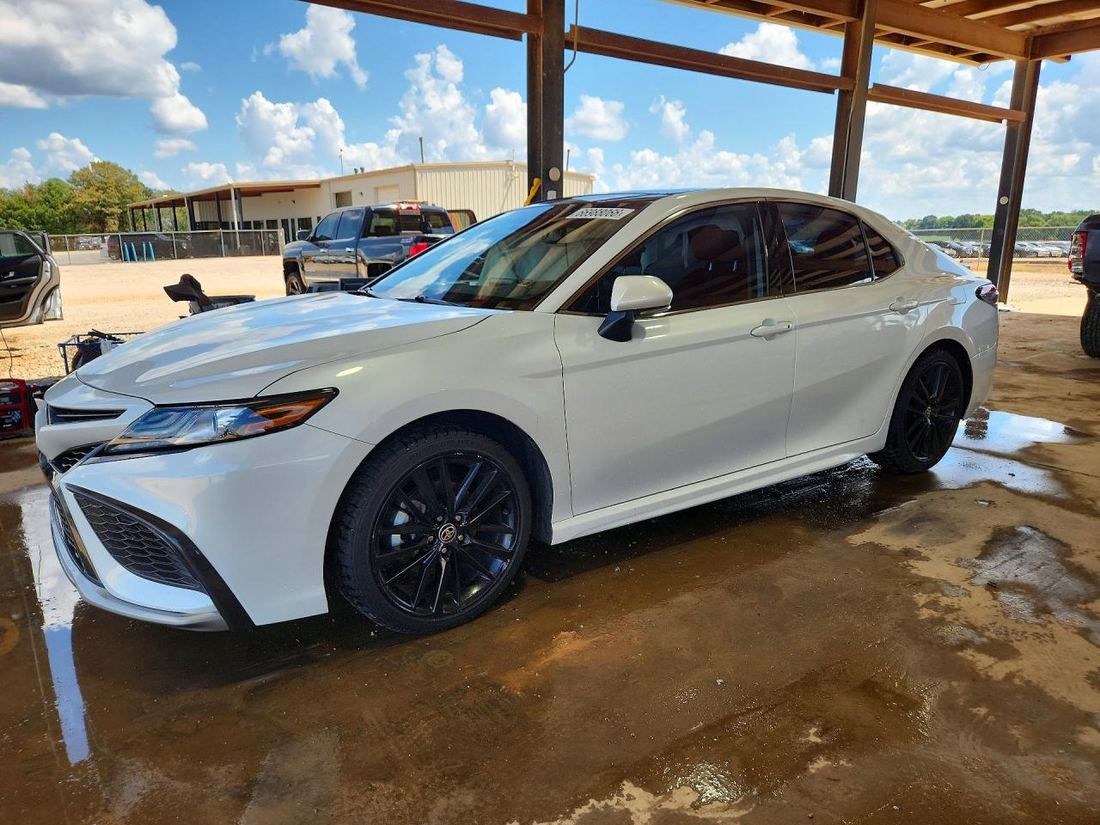 2021 TOYOTA CAMRY