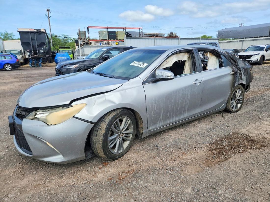 2016 TOYOTA CAMRY