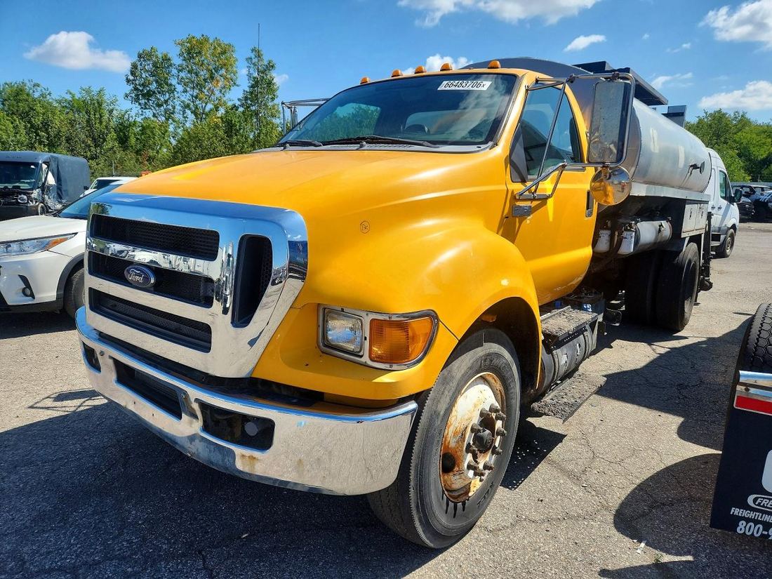 2015 FORD F750