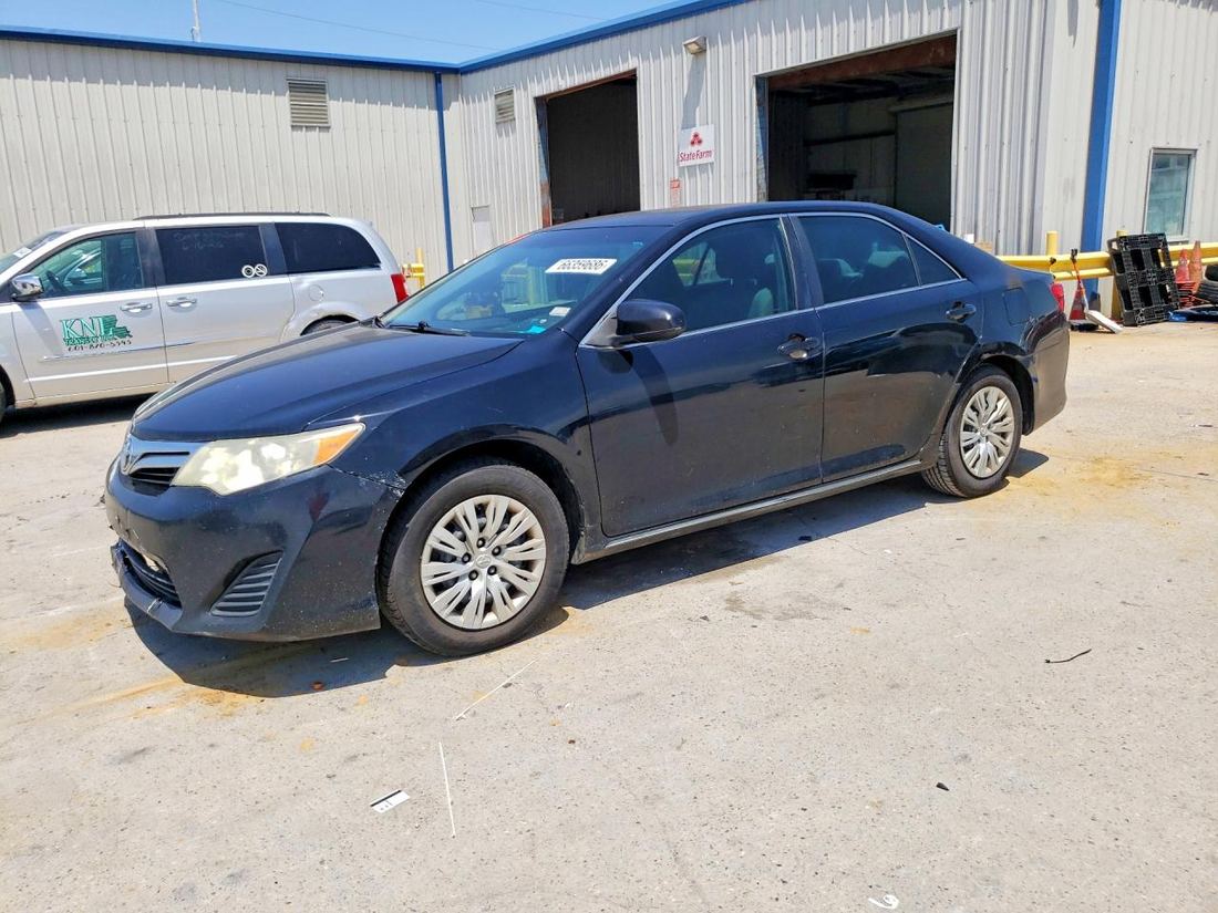 2014 TOYOTA CAMRY